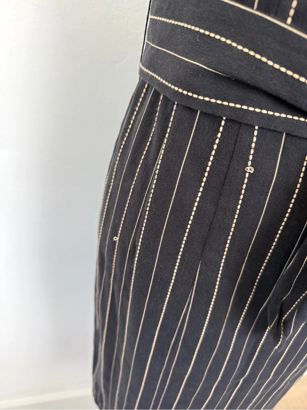 Vintage Nanette Lepore Size 6 Black Pinstripe Belted Corset Sheath Dress - Picture 4 of 13